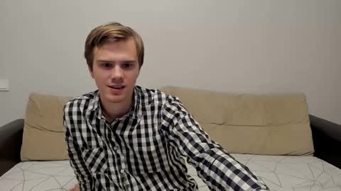 Snapshot of yueslang chatting on November 2025 07:14:01 PM Yue Lang and Samm online show from November 2025 07:14:01 PM