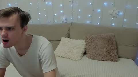 Yue Lang and Samm online show from June 2026 07:04:02 PM