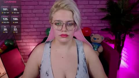 Yuki online show from November 2025 10:49:02 AM