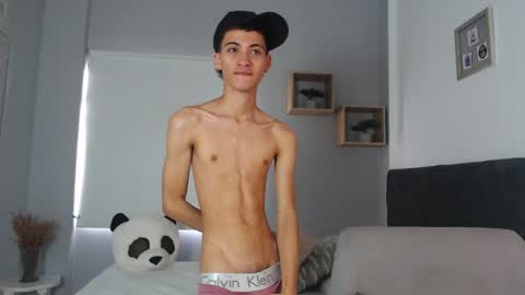 yulian_vasquez online show from March 2025 03:13:02 PM