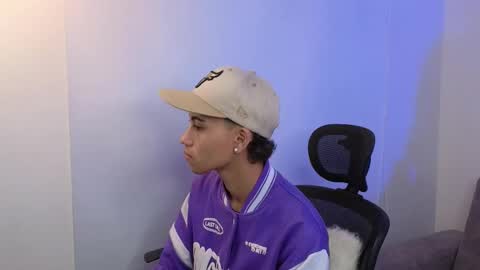 yulian_vasquez online show from October 2025 12:14:02 PM