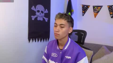 yulian_vasquez online show from October 2025 12:16:01 PM