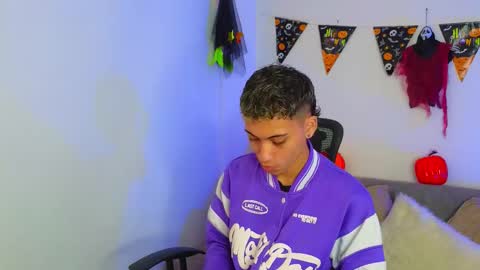 yulian_vasquez online show from October 2025 12:17:02 PM