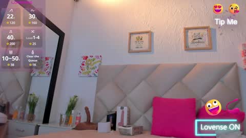 Yuliana online show from February 2025 05:03:02 PM