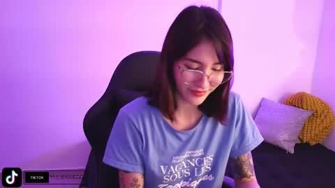 Yulienne online show from November 2025 02:44:01 AM