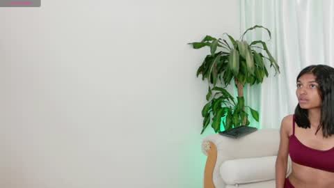 yuliethpetite online show from July 2026 01:52:02 PM