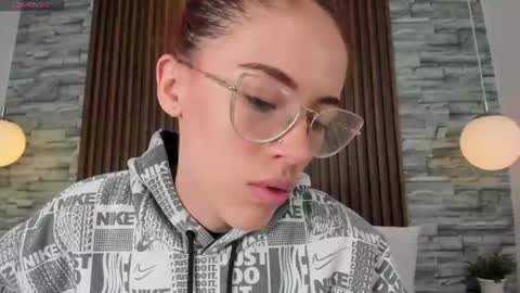 Snapshot of yulievans chatting on October 2025 07:25:02 PM yulievans online show from October 2025 07:25:02 PM