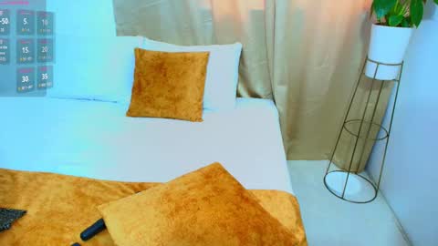 Yulina online show from September 2025 08:31:01 PM