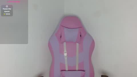 Snapshot of yulissa18 chatting on December 2025 04:07:01 AM Yuli and SaraIndependent model online show from December 2025 04:07:01 AM