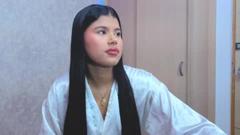 Snapshot of yulissa_girls chatting on April 2026 01:32:02 PM yulissa_girls online show from April 2026 01:32:02 PM