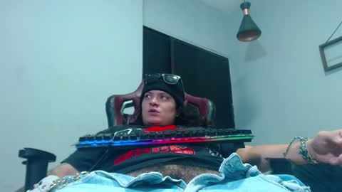 Snapshot of yumandsay chatting on November 2025 07:53:01 AM Snowflake online show from November 2025 07:53:01 AM