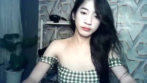 yumi_18 online show from November 2025 08:50:01 AM