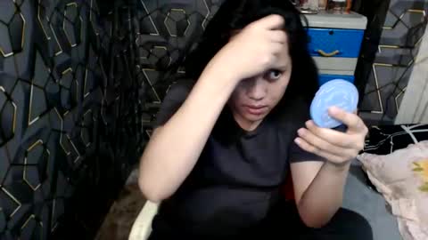 yumi online show from October 2025 10:33:02 PM