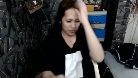 yumi online show from January 2026 01:00:02 AM