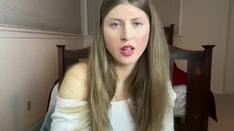 Snapshot of yumiandwolf chatting on December 2025 01:21:02 AM yumiandwolf online show from December 2025 01:21:02 AM