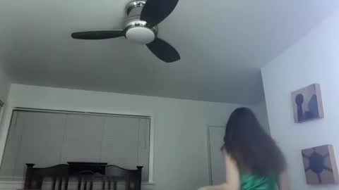 Snapshot of yumiandwolf chatting on February 2026 12:37:02 AM yumiandwolf online show from February 2026 12:37:02 AM