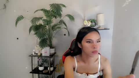 Snapshot of yumiexx chatting on July 2026 05:10:02 AM CALL ME YUMLEXX online show from July 2026 05:10:02 AM