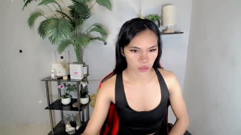 Snapshot of yumiexx chatting on July 2026 02:05:17 AM CALL ME YUMLEXX online show from July 2026 02:05:17 AM