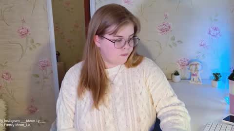 Polly online show from October 2025 06:59:01 PM