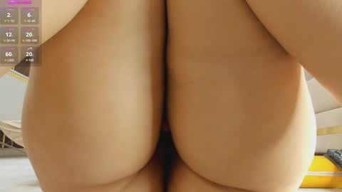 Snapshot of yummmym chatting on October 2025 04:59:01 PM Yummy online show from October 2025 04:59:01 PM