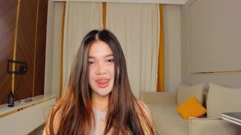 Snapshot of yummmym chatting on October 2025 02:38:02 PM Yummy online show from October 2025 02:38:02 PM