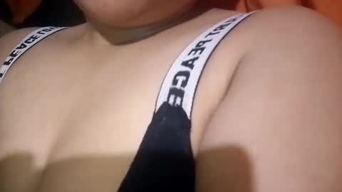 Snapshot of yummy_fiona chatting on May 2026 04:39:02 AM yummy_fiona online show from May 2026 04:39:02 AM