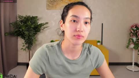 Snapshot of yummy_lamii chatting on April 2026 03:37:02 AM Cindey online show from April 2026 03:37:02 AM