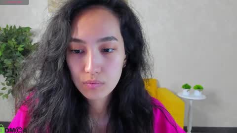 Snapshot of yummy_lamii chatting on April 2026 03:55:01 AM Cindey online show from April 2026 03:55:01 AM