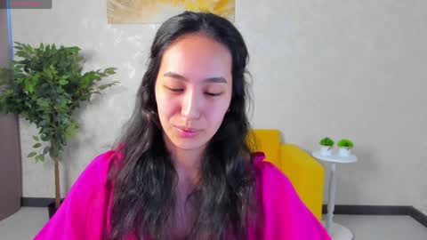 Snapshot of yummy_lamii chatting on April 2026 07:45:01 AM Cindey online show from April 2026 07:45:01 AM