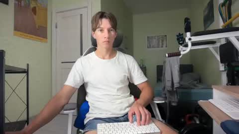 Snapshot of yummyalexxx chatting on July 2026 06:43:02 PM Alex online show from July 2026 06:43:02 PM