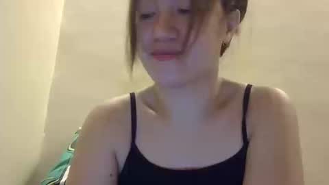 Snapshot of yummyclaya chatting on October 2025 01:33:02 PM yummyclaya online show from October 2025 01:33:02 PM