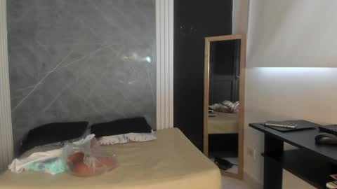 Yummyduo online show from January 2025 12:00:01 PM