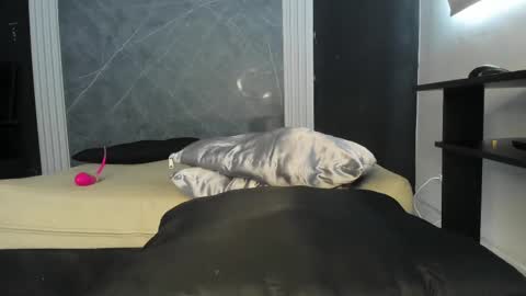 Yummyduo online show from March 2025 06:41:02 PM