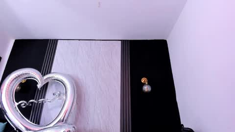 Yummyduo online show from April 2026 11:00:02 AM