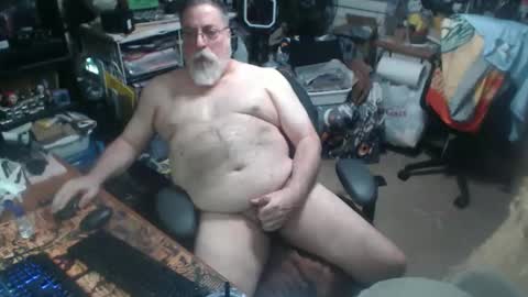 Snapshot of yummyflguy chatting on May 2026 06:05:02 PM yummyflguy online show from May 2026 06:05:02 PM