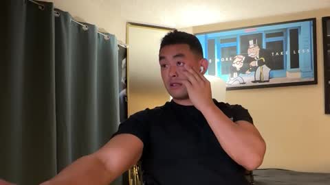 Snapshot of yumyummike chatting on November 2025 04:24:01 AM yumyummike online show from November 2025 04:24:01 AM