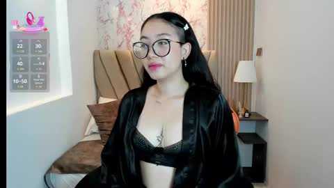 Snapshot of yuna__min chatting on September 2025 12:07:02 PM Yuna  online show from September 2025 12:07:02 PM