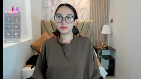 Snapshot of yuna__min chatting on September 2025 12:53:01 PM Yuna  online show from September 2025 12:53:01 PM