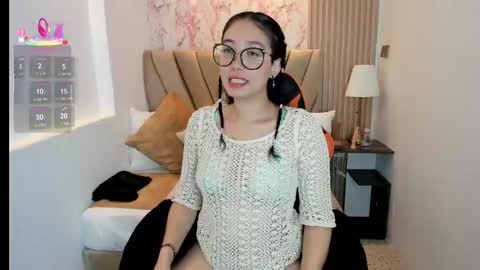 Snapshot of yuna__min chatting on October 2025 12:03:01 PM Yuna  online show from October 2025 12:03:01 PM