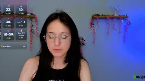 yuna_neon online show from May 2026 06:27:01 PM
