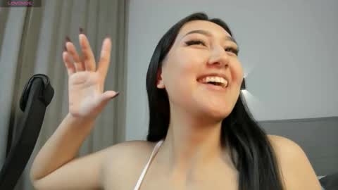 Yuna online show from November 2025 07:14:01 PM