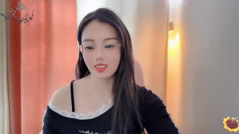 Snapshot of yuner0715 chatting on December 2024 06:10:01 AM YunEr online show from December 2024 06:10:01 AM