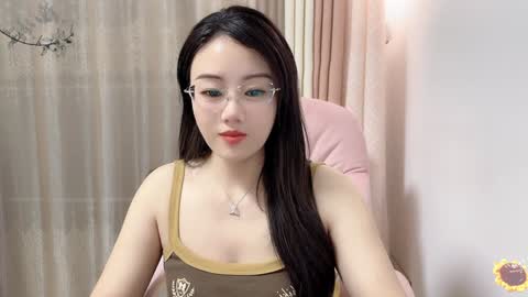 Snapshot of yuner0715 chatting on December 2024 01:49:01 PM YunEr online show from December 2024 01:49:01 PM