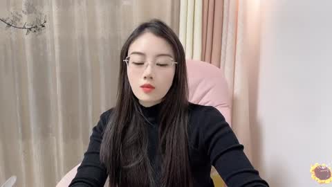 Snapshot of yuner0715 chatting on December 2024 09:39:01 AM YunEr online show from December 2024 09:39:01 AM