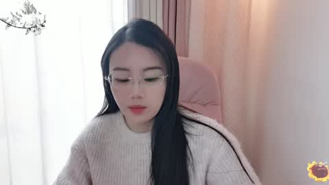 Snapshot of yuner0715 chatting on December 2024 02:54:02 AM YunEr online show from December 2024 02:54:02 AM