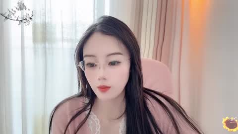 Snapshot of yuner0715 chatting on January 2025 03:37:01 AM YunEr online show from January 2025 03:37:01 AM