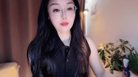 Snapshot of yuner0715 chatting on April 2026 04:50:02 AM YunEr online show from April 2026 04:50:02 AM