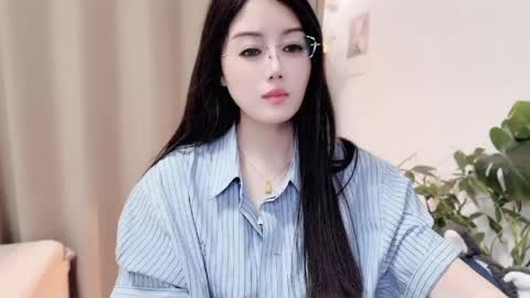 Snapshot of yuner0715 chatting on April 2026 01:49:02 PM YunEr online show from April 2026 01:49:02 PM