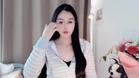 Snapshot of yuner0715 chatting on April 2026 04:59:01 AM YunEr online show from April 2026 04:59:01 AM