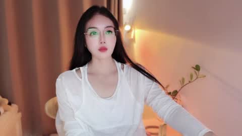 YunEr online show from July 2026 03:42:02 AM